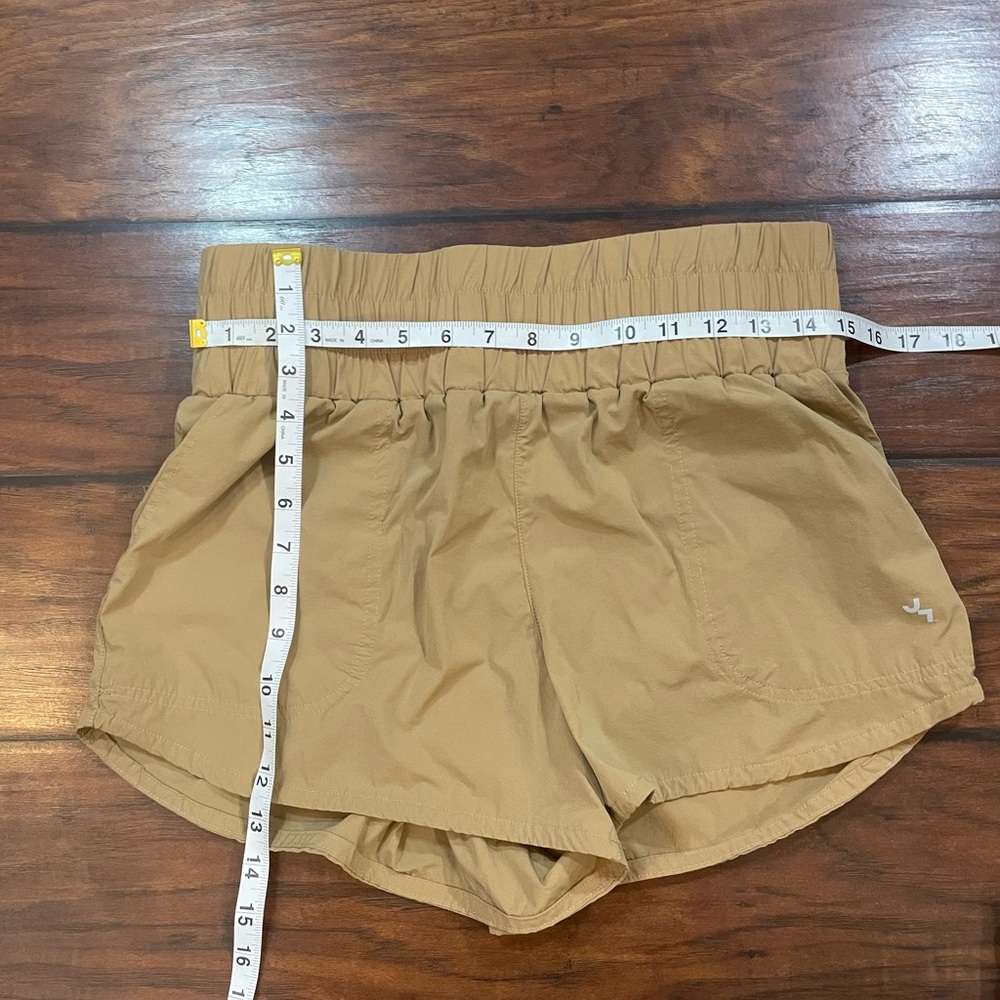 Joy Lab Tan High Rise Athletic Nylon Shorts Women’s Size Med Running Workout - Picture 5 of 7